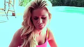 Nikki and Jessa Lez Out by the Pool!