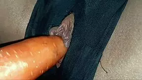 amateur babe gets her pussy eaten roughly