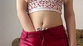 Hey, do you like my perfect body while I finger myself? 😏 Maiskii