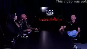 Carlos Urach wouldn't give ass but did, sharing couple tips! 😏