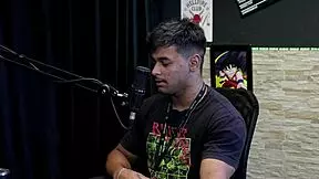 Gledal sem, kako je deklica omedlela med seksom, dobila škropilni orgazem in se borila s težkimi položaji