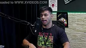 Gledal sem, kako je deklica omedlela med seksom, dobila škropilni orgazem in se borila s težkimi položaji