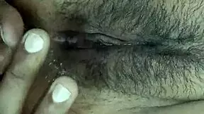 Seksi kjæreste nyter analsex med enorm kuk.