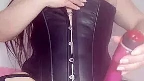 mi madrastra se masturba gritando mi nombre 😍