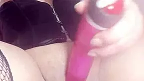 mi madrastra se masturba gritando mi nombre 😍