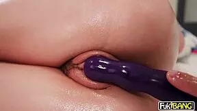 Sera Ryder reaches her clit and G-spot in intimate hardcore session