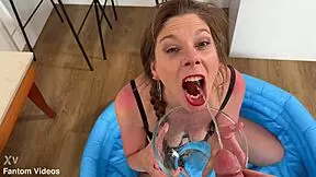 बेल्जियन 18 साल की एलिस मेज़ फैंटम पिस रिटुअल हैंडल कर सकती है और हर ड्रॉप पी सकती है?