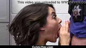 Ujel sem pri kraji in prisiljen na kolena pred policisti