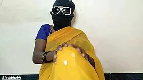 South Mallu Aunty Takes Big Banana In Pussy