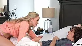 Futut pentru a ține pizda udă caldă