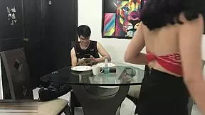 Hermanastra cachonda rides hermanastro polla hard!