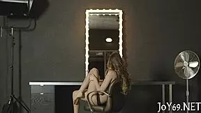 Solo Gal Rubs Fur Pie Thoroughly