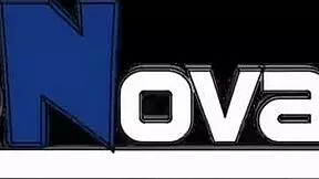 madre rubia española says, 'vacaciones en barcelona con victor bloom, qué locura!'