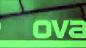 madre rubia española says, 'vacaciones en barcelona con victor bloom, qué locura!'