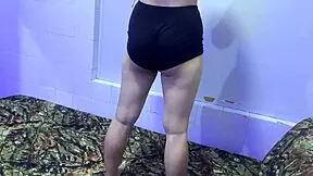 Natural Wife Shakes Her Booty In A Seductive Workout On The Bed This Christmas.