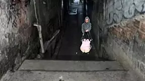 i, morena, transa na favela com dono do morro depois do baile funk, you know?