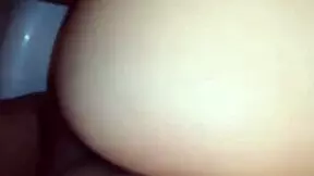 no puedo ir ni al baño este hombre quiere sexo todo el día