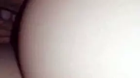 no puedo ir ni al baño este hombre quiere sexo todo el día