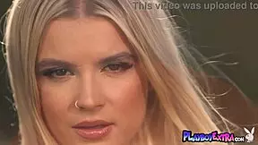 Sky wonderland enjoys a relaxing sunbath after stripping