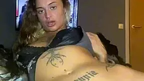 this horny goth teen is solo fucking until she cums 😈