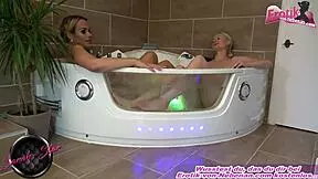 deutsche lesben teens make pussy orgasms in bathtub 💦
