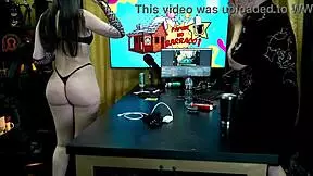 Victoria Camargo Gets All Open And Wet, Ruan Goes Down Without Thinking - Podcast Pópum No Barraco