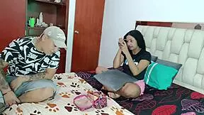 hermanastro pervertido se folla por el co�o a su linda hermanastra latina de piel morena - porno en espanol