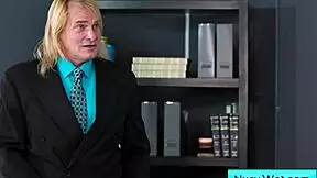 ebony masseuse gives nuru massage