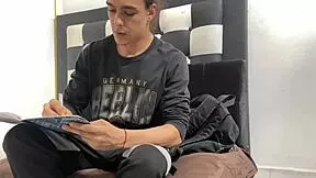 Dandole verga a mi dulce vecina sumisa despues de ser descubierto