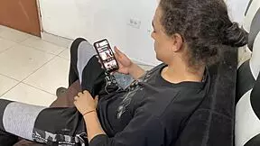 Dandole verga a mi dulce vecina sumisa despues de ser descubierto