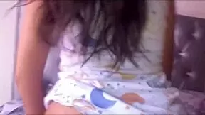 Mi mejor amigo clava su verga en mi coño mientras hablo por telefono con mi esposo y eyacula adentro