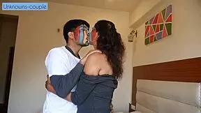 Lonely Rachna Starts Liking The Company Of Room Service Guy Ravi A Lot