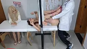 Madrasta Leva Enteada Pela Primeira Vez Ao Ginecologista