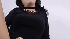 Latina lesbian enjoys licking her babe friend