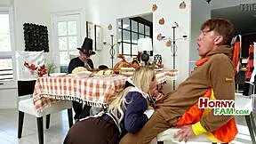 Let's fuck before the thanksgiving feast with family