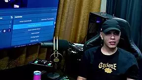 renatinha mello deixa o ruan de pau duro como pedra só com um beijo ela deu uma pegada gostosa no pau dele - podcast pópum no barraco