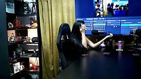 renatinha mello deixa o ruan de pau duro como pedra só com um beijo ela deu uma pegada gostosa no pau dele - podcast pópum no barraco