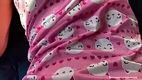 Tirei o plug anal e meti o pau no cu da novinha completo no sheer e red