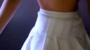 Bonneyuwu Masturbates In Leopard Skirt