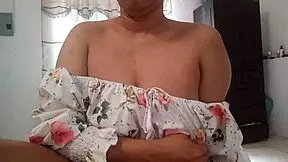 Horny brunette pleasures herself with toys in homemade sex