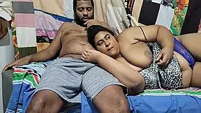 madrasta deita no colo de enteada e algo diferente acontece 😏