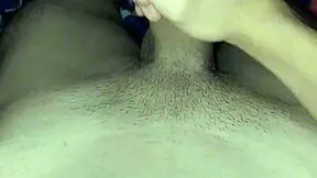 Novinho pauzudo gozando na punheta gostoso