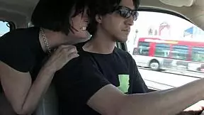 Tory og Audrey deler tid med et par hjemme