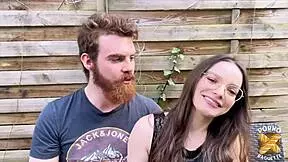 katerina petite 18+ coquine adore le sexe à plusieurs. she's got big natural tits and a small waist