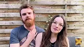 katerina petite 18+ coquine adore le sexe à plusieurs. she's got big natural tits and a small waist