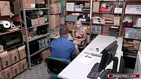 Teen shoplifter performs oral sex on police officer