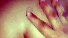 Esta perrita le gusta sentarse en la verga y montarlo como vaquera inversa?