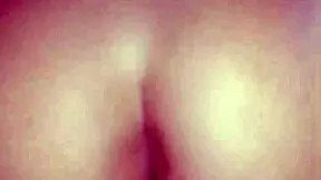 Esta perrita le gusta sentarse en la verga y montarlo como vaquera inversa?