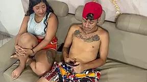 mi hermanastra triste por problemas, yo hago su dia feliz