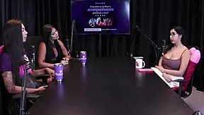 fica no controle quando não grava com atores todo mês tinha uma safadeza com o gringo e ia sozinha na casa de swing - renatinha melo watch on sheer red